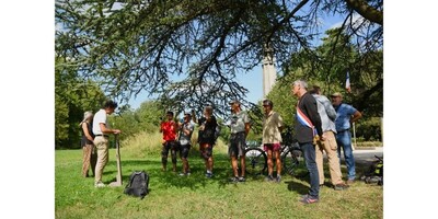&Eacute;lus et militants associatifs oppos&eacute;s aux JO dans les Alpes se sont r&eacute;unis &agrave; Grenoble