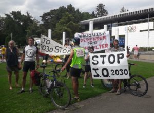 D&eacute;placement des collectifs Collectif Citoyen JOP 2030,  Extinction R&eacute;bellion et NO JO au CIO le 19-07-2024, en compagnie d'&eacute;lus AURA.